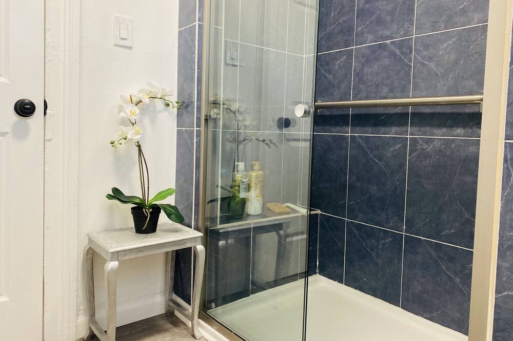 Photo of Bathroom in Englewood