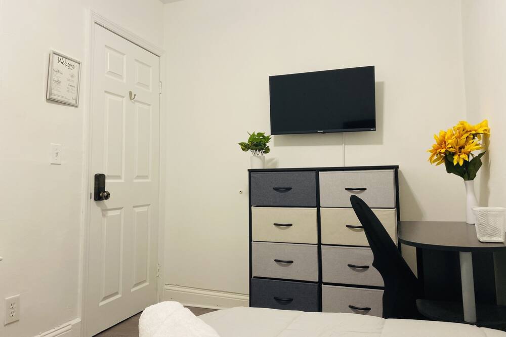 Photo of Bedroom in Englewood