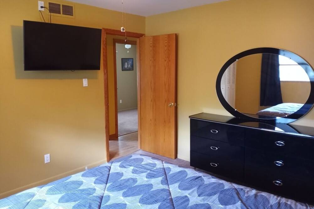 Photo of Bedroom in Salem