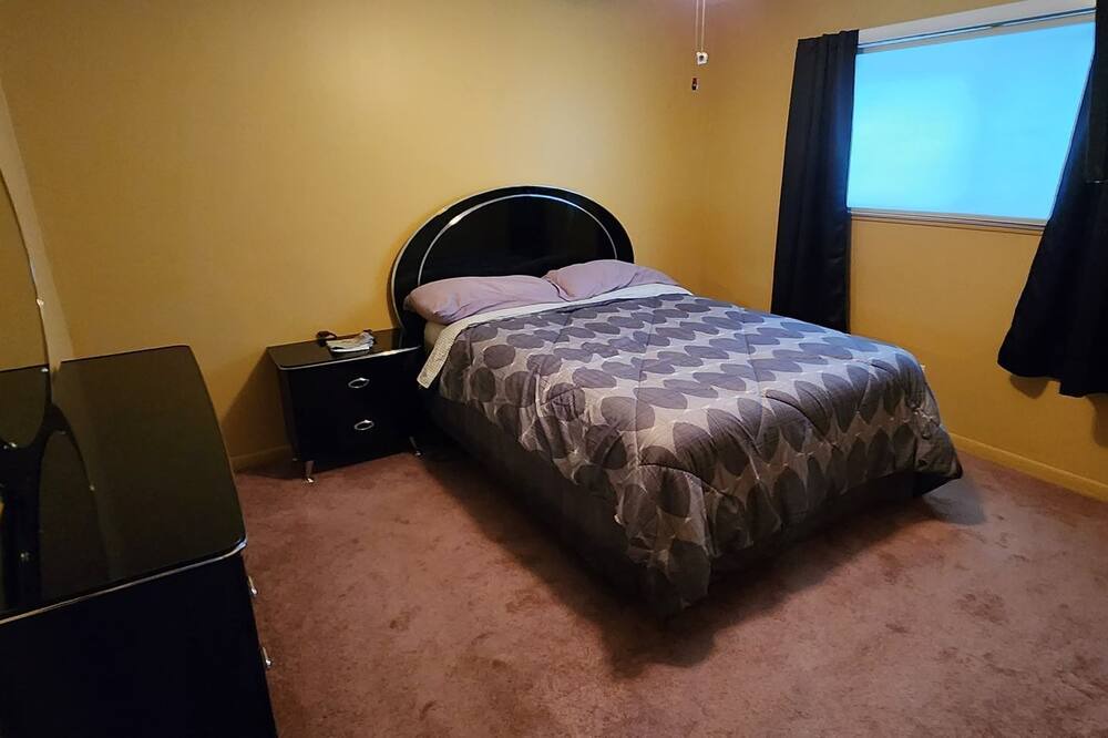 Photo of Bedroom in Salem