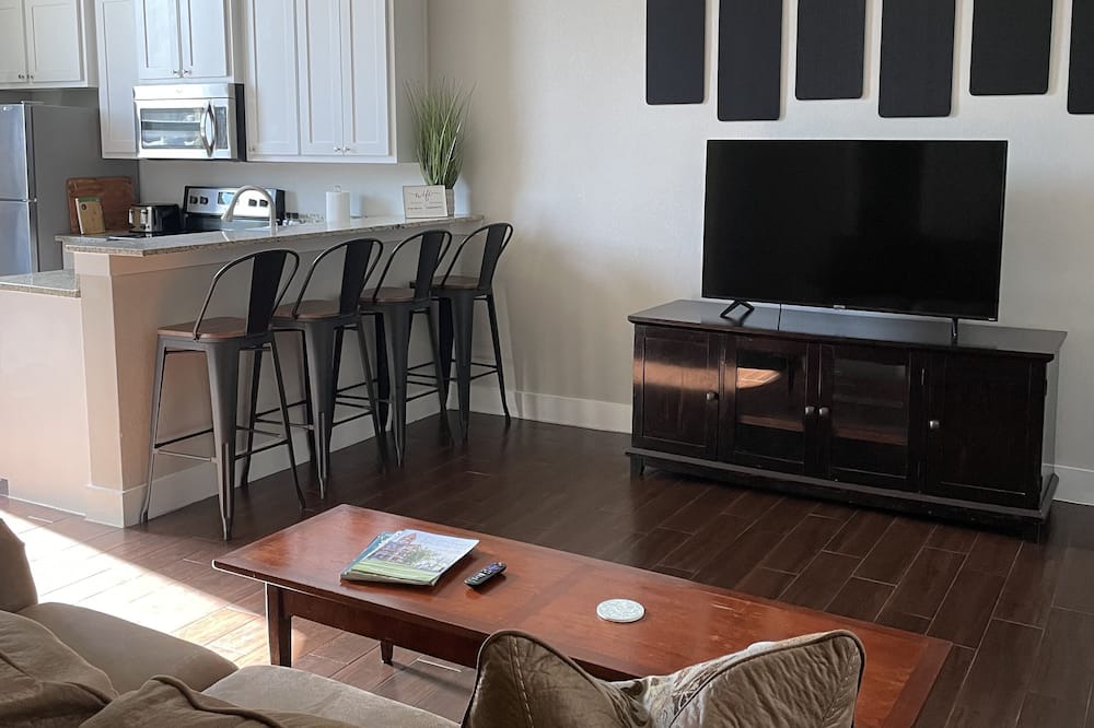 Photo of Livingroom in Sulphur Springs