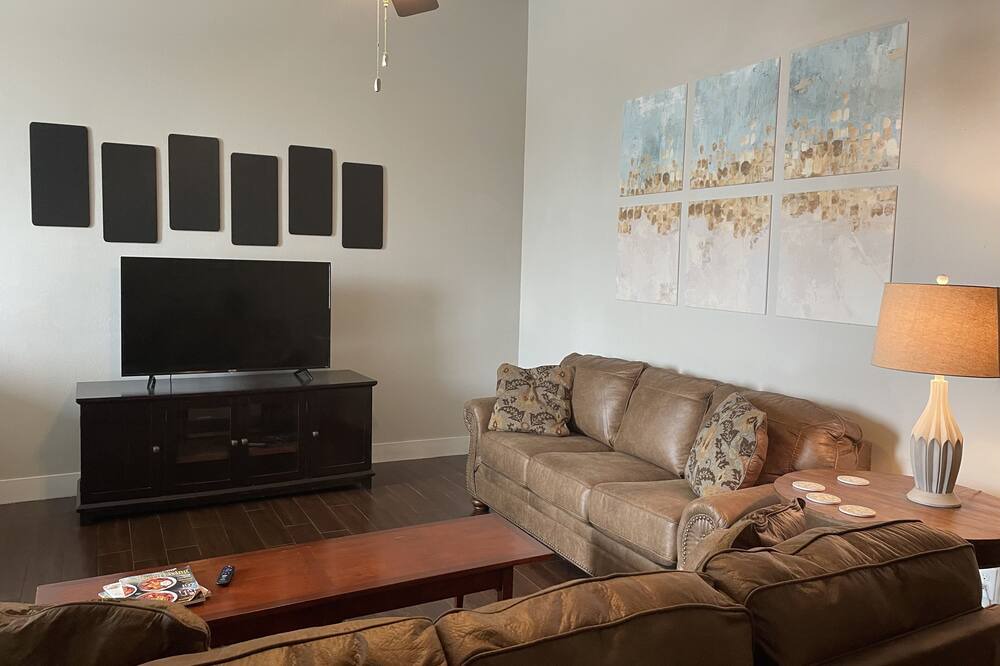 Photo of Livingroom in Sulphur Springs