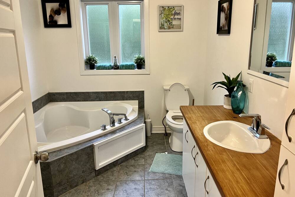 Photo of Bathroom in Saint-Colomban