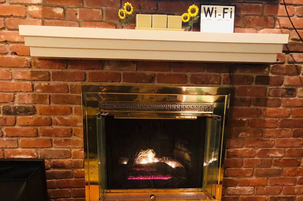 Photo of Others in Lee