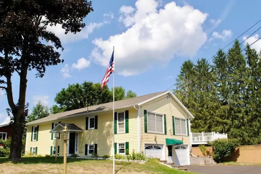 Photo of Outdoor in Lee