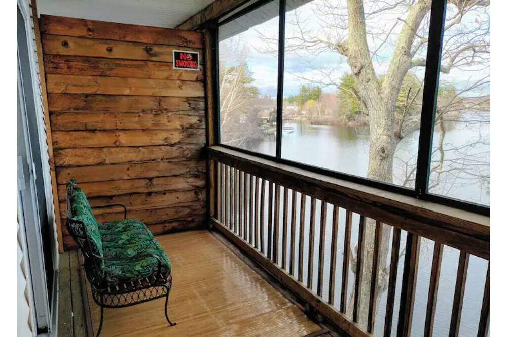 Photo of Patio Balcony in Winnisquam