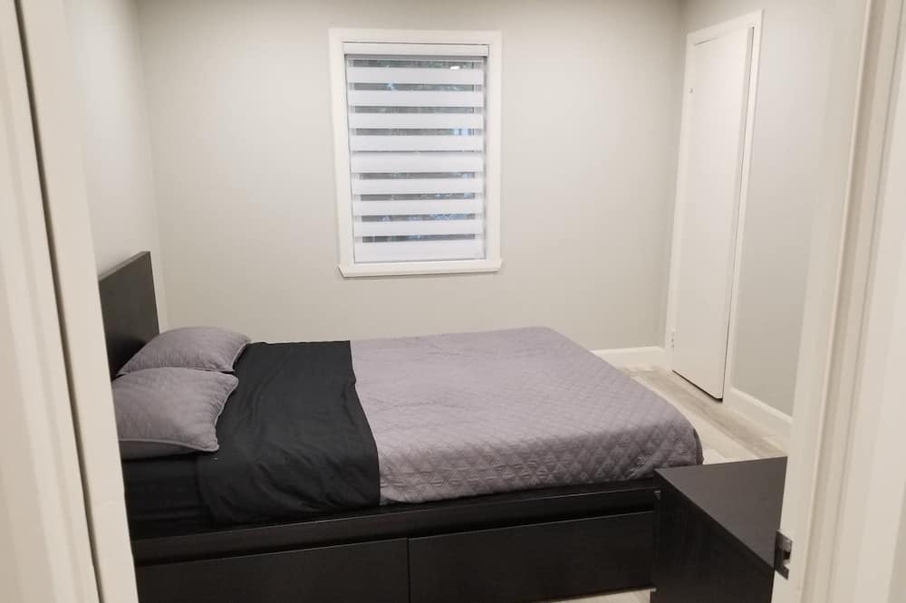 Photo of Bedroom in Laval