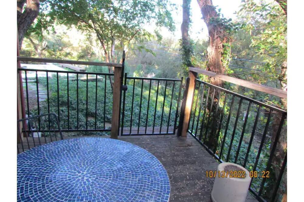 Photo of Patio Balcony in Fort Worth