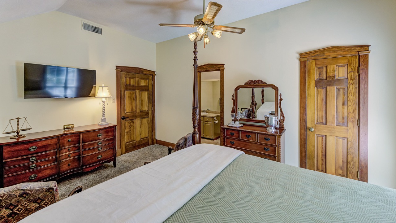 Photo of Bedroom in Vicksburg
