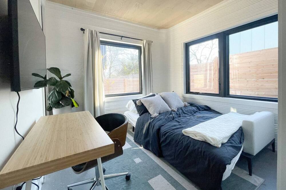 Photo of Bedroom in MLK