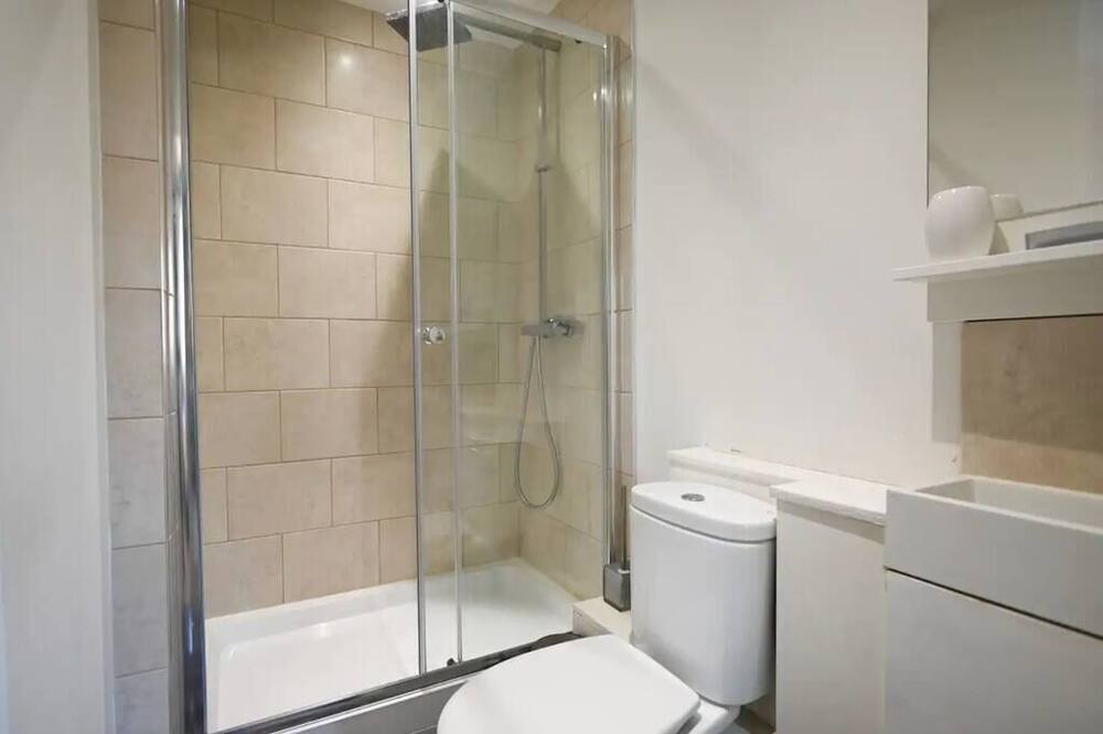 Photo of Bathroom in Reading