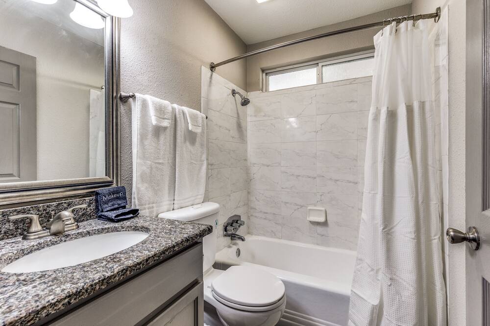 Photo of Bathroom in Fort Worth Cultural District