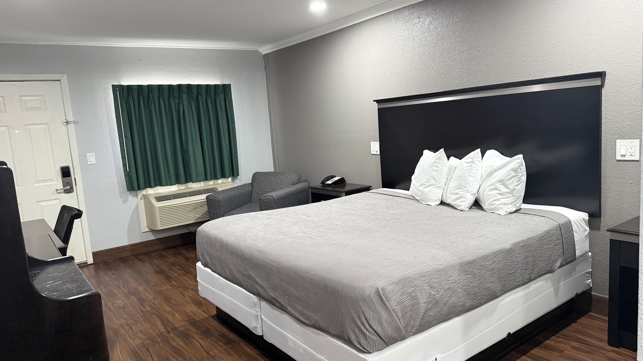Photo of Bedroom in New Boston