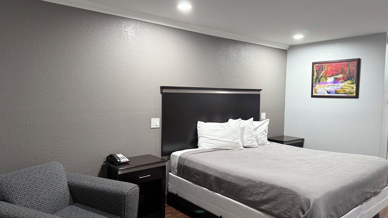 Photo of Bedroom in New Boston