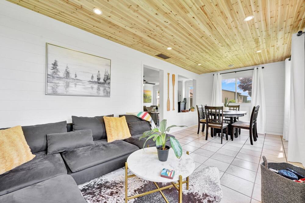Photo of Livingroom in Selkirk