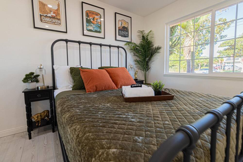 Photo of Bedroom in North Valley