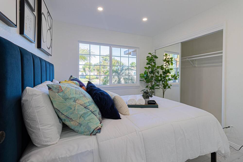 Photo of Bedroom in North Valley