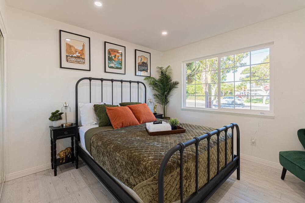 Photo of Bedroom in North Valley