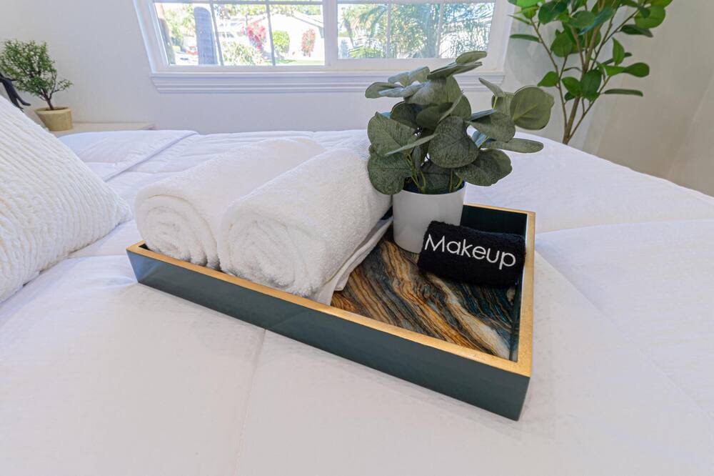 Photo of Bedroom in North Valley
