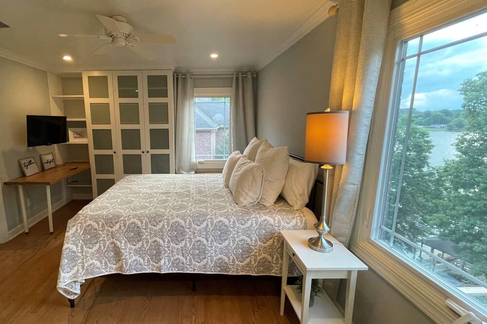Photo of Bedroom in Hickory