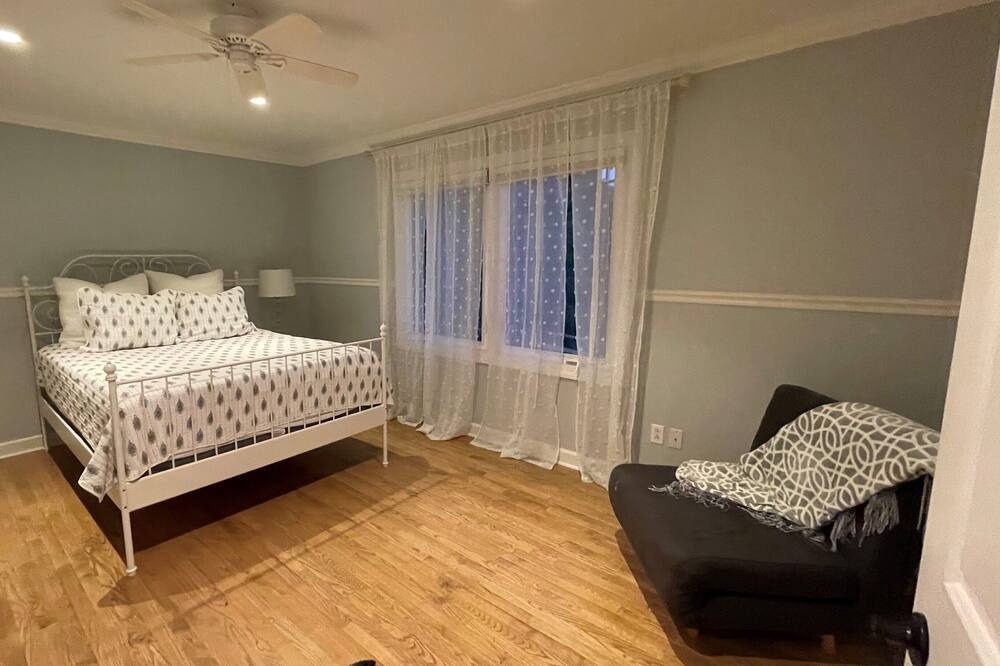 Photo of Bedroom in Hickory