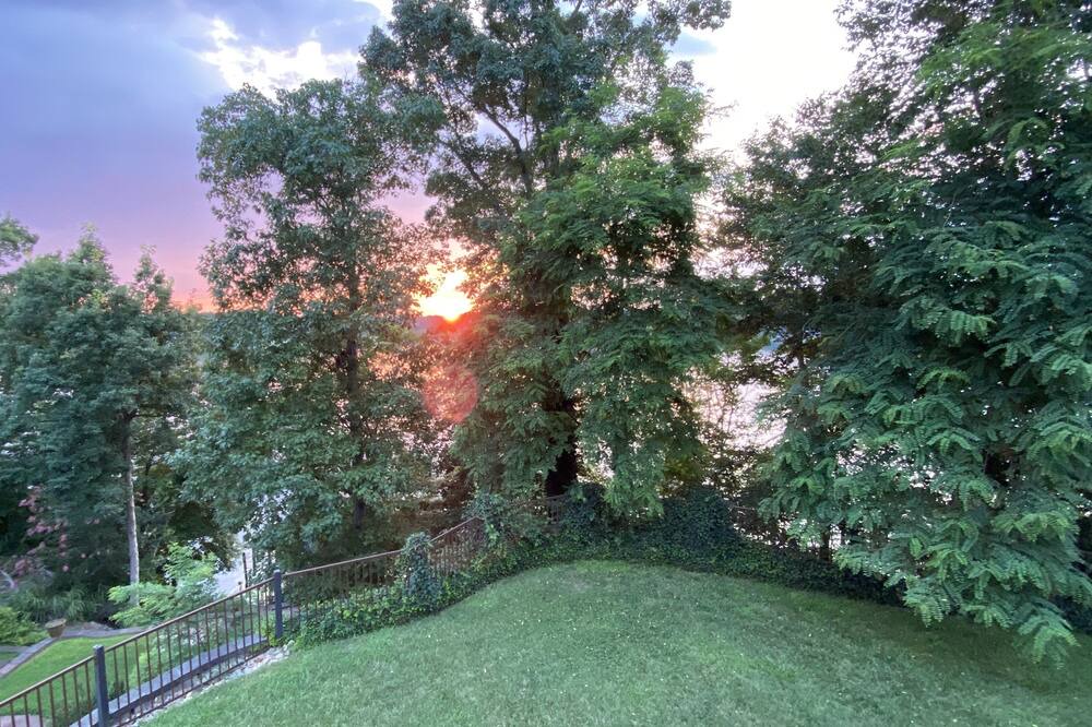 Photo of Outdoor in Hickory