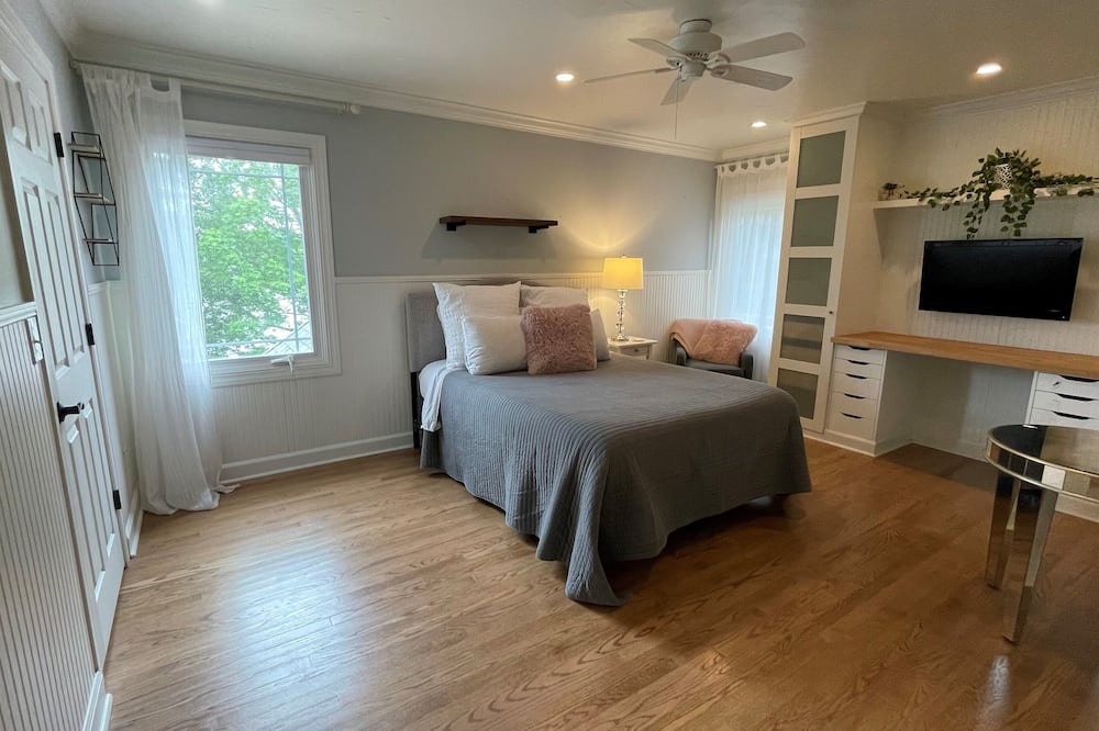 Photo of Bedroom in Hickory