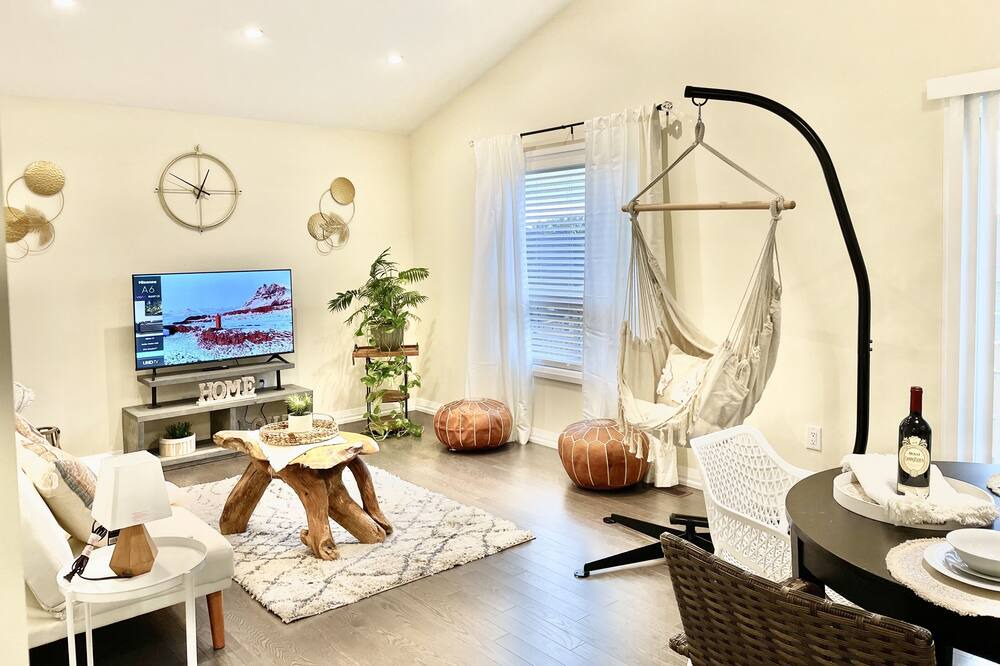 Photo of Livingroom in Lafontaine