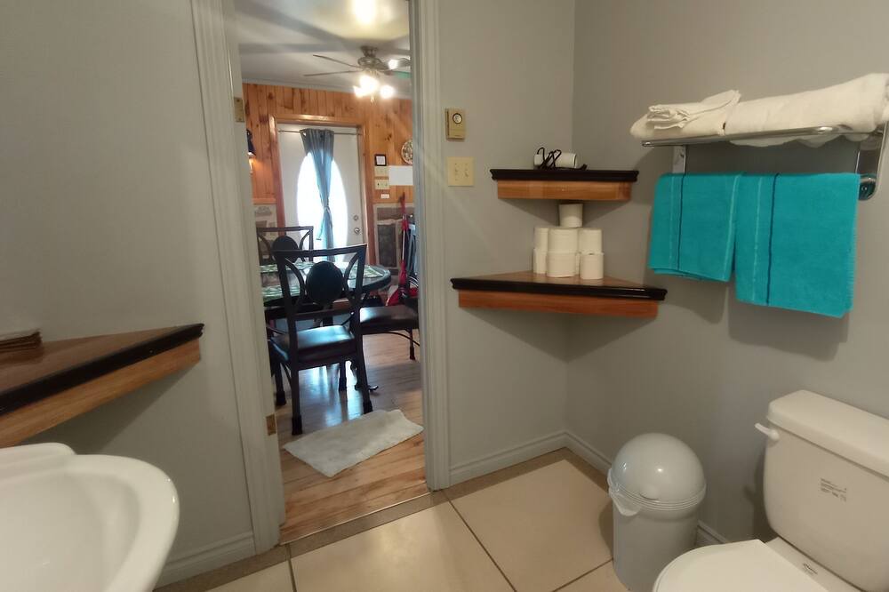 Photo of Bathroom in Saint Zenon