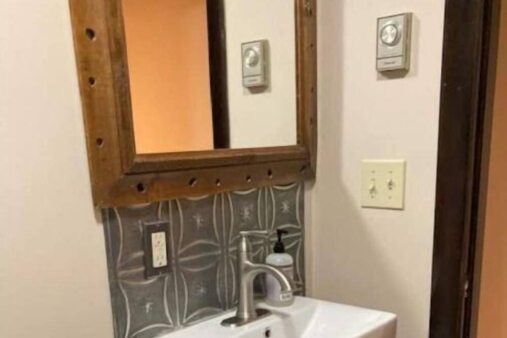 Photo of Bathroom in Albany