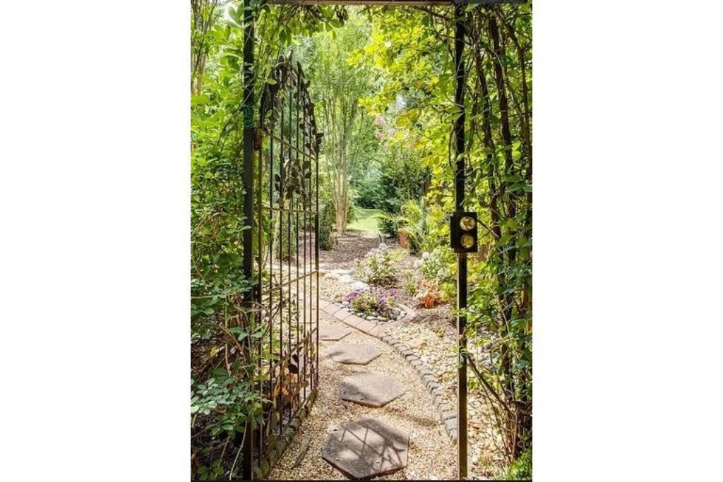 Photo of Outdoor in Green Hills