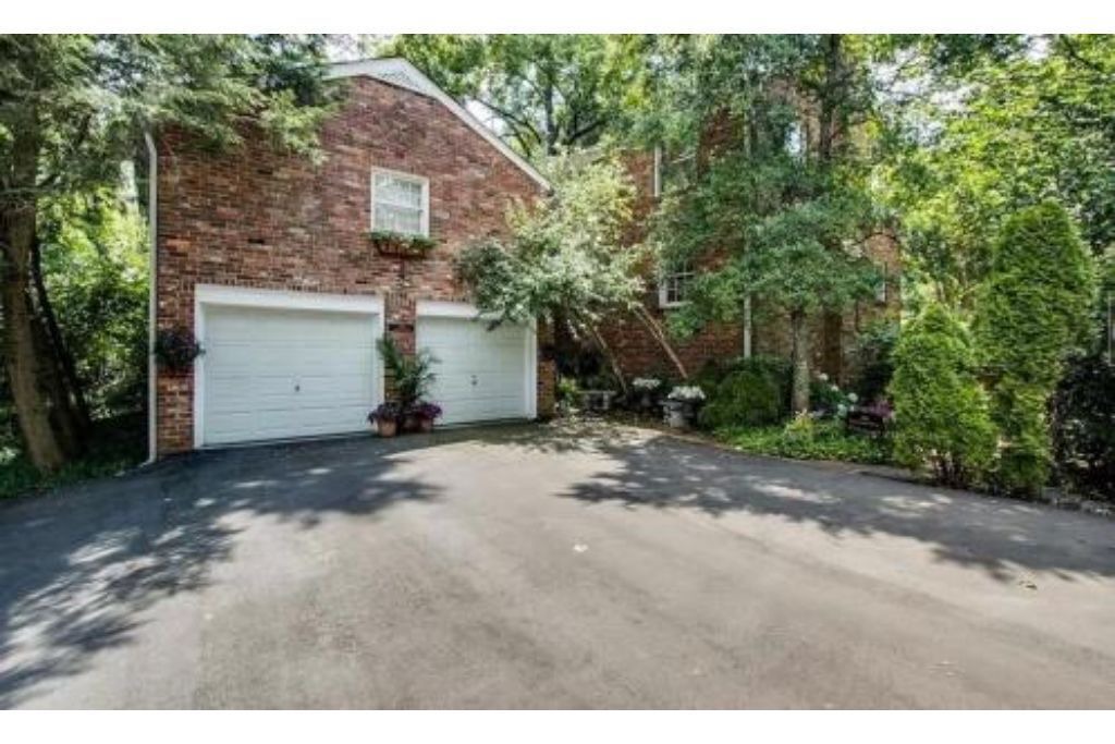 Photo of Outdoor in Green Hills