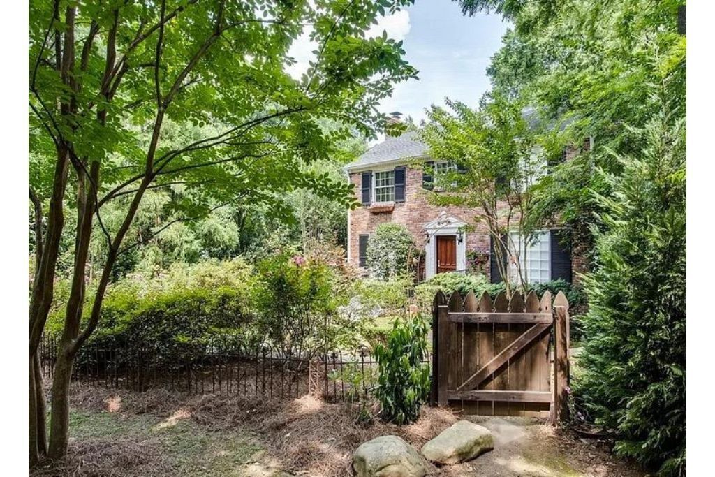 Photo of Outdoor in Green Hills