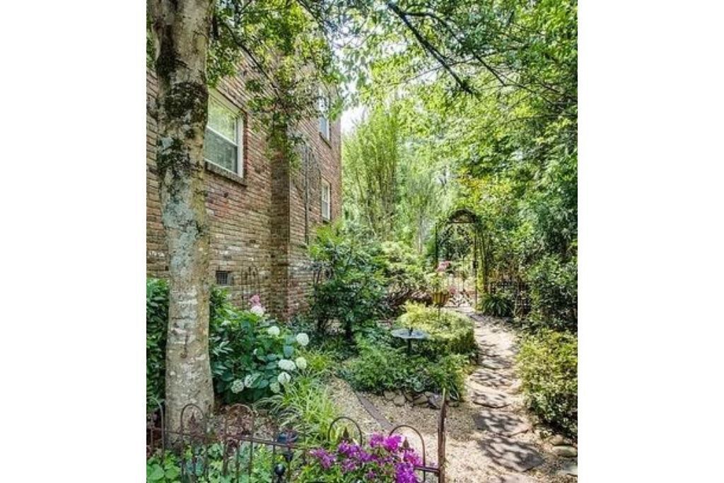Photo of Outdoor in Green Hills