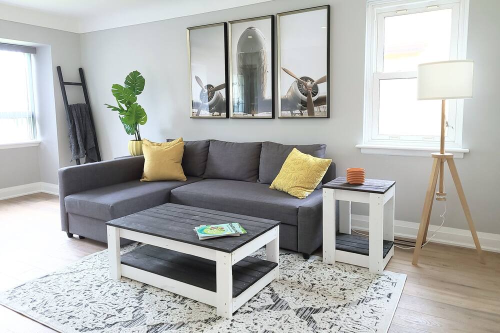 Photo of Livingroom in Hamilton
