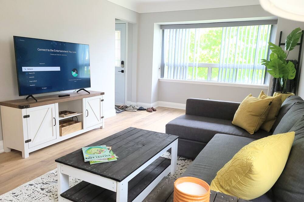 Photo of Livingroom in Hamilton