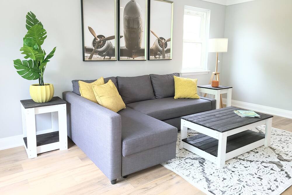Photo of Livingroom in Hamilton