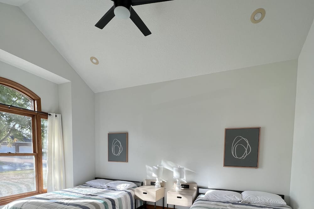 Photo of Bedroom in Carl Junction