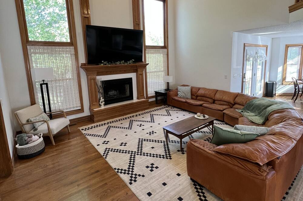 Photo of Livingroom in Carl Junction