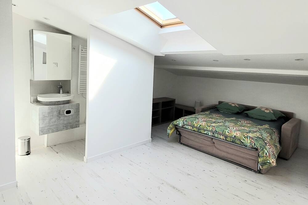 Photo of Bedroom in Neoules
