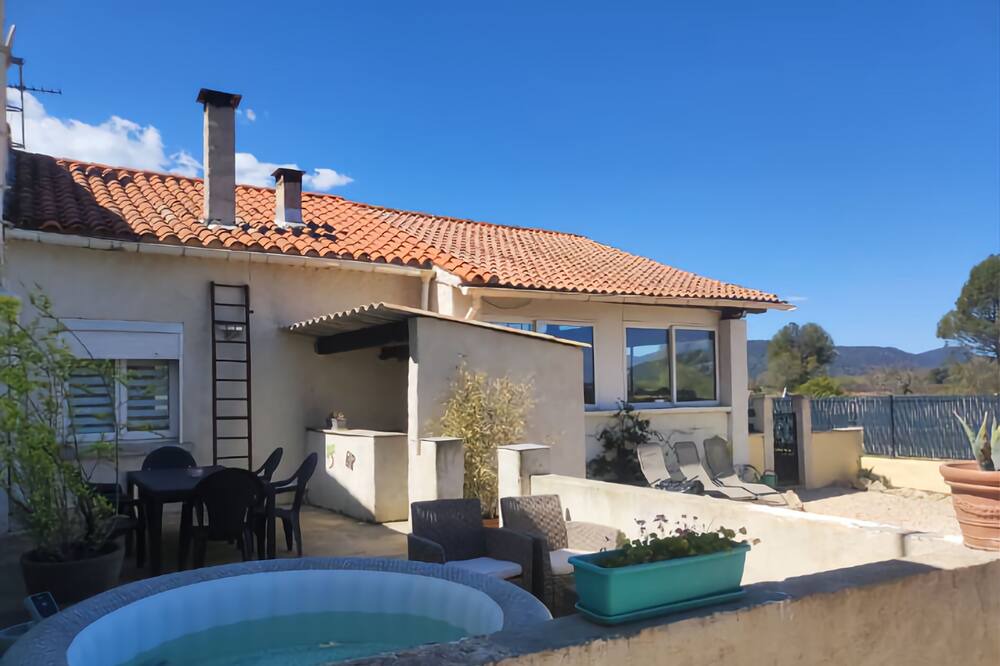 Photo of Outdoor in Neoules