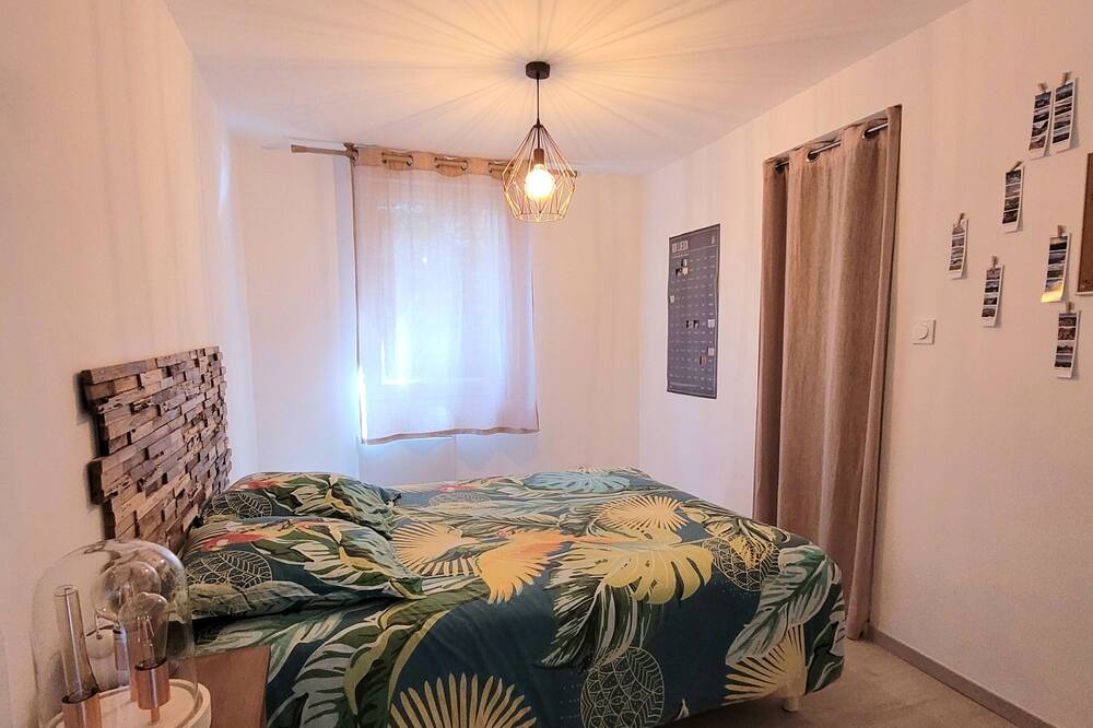 Photo of Bedroom in Neoules