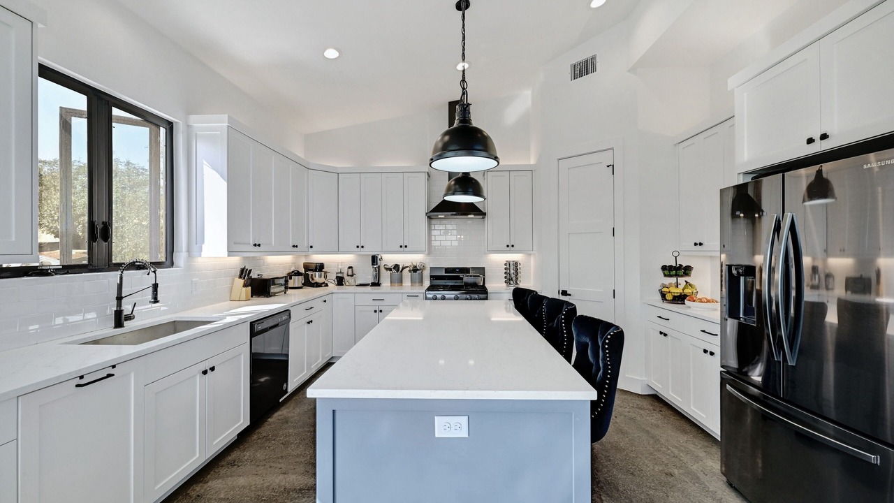 Photo of Kitchen in Apache Shores