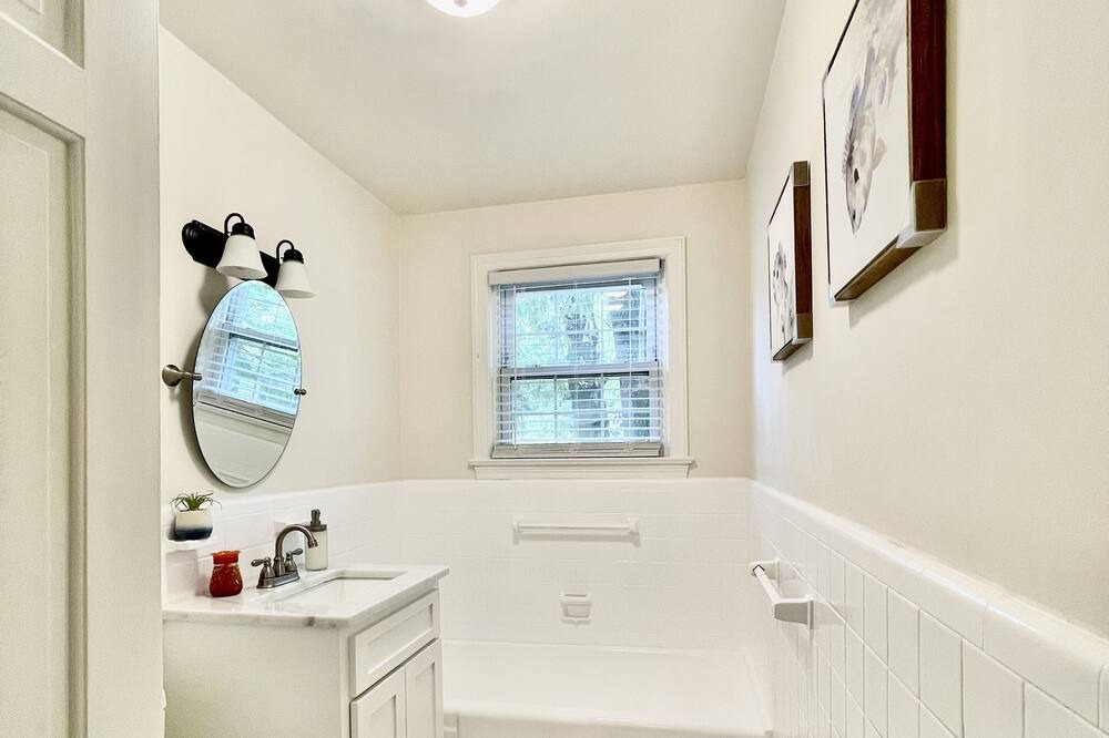 Photo of Bathroom in Midtown