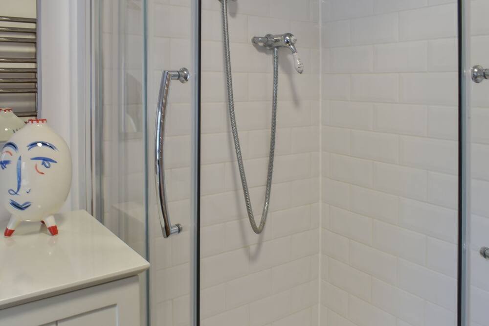 Photo of Bathroom in Ebernoe