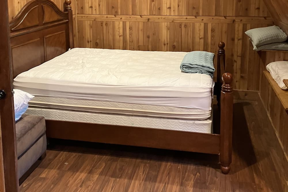 Photo of Bedroom in Keokuk