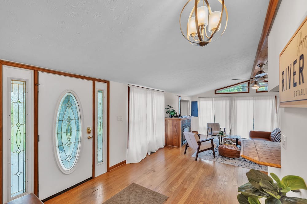 Photo of Livingroom in Fishers Hill