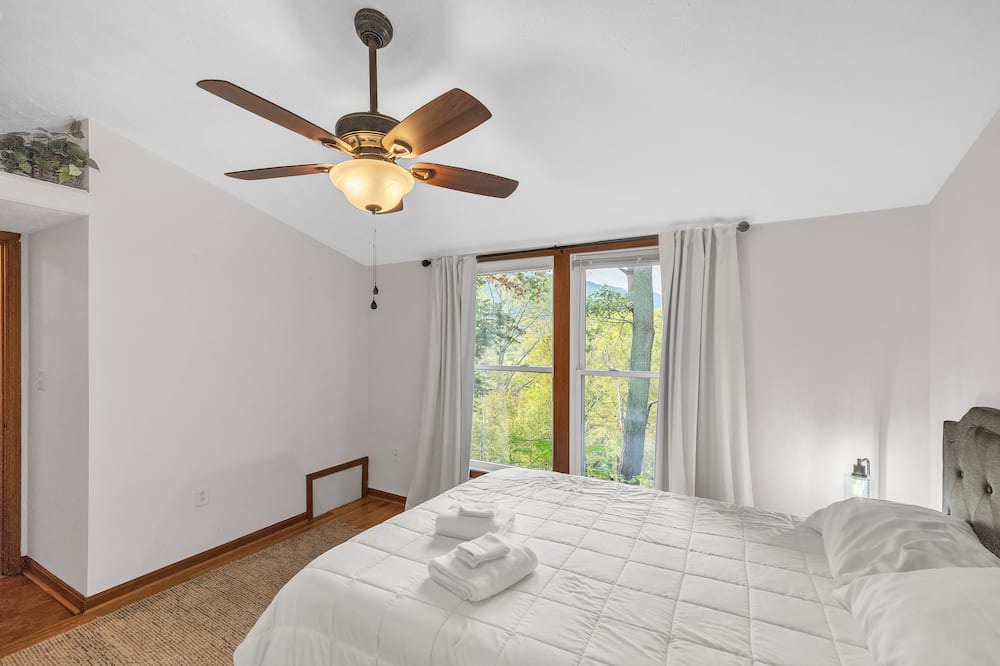 Photo of Bedroom in Fishers Hill
