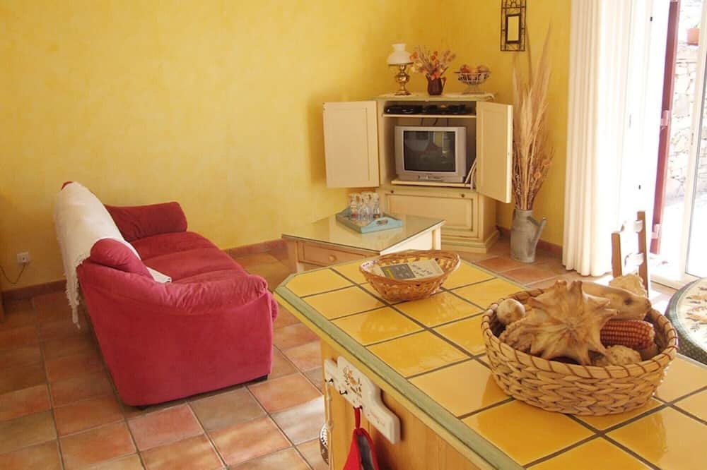 Photo of Livingroom in Pierrerue