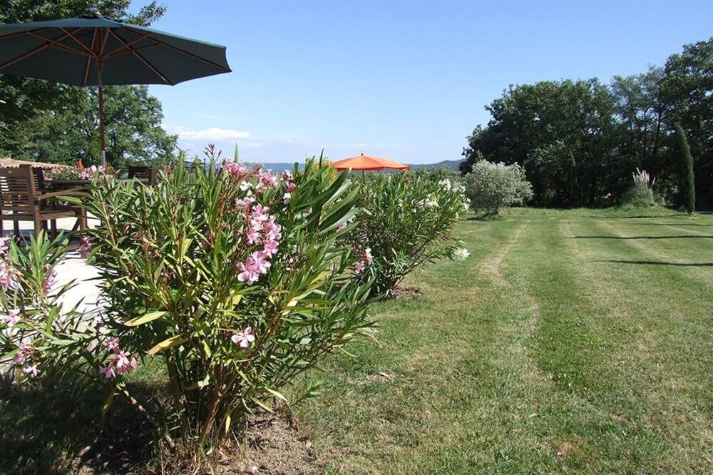 Photo of Outdoor in Pierrerue